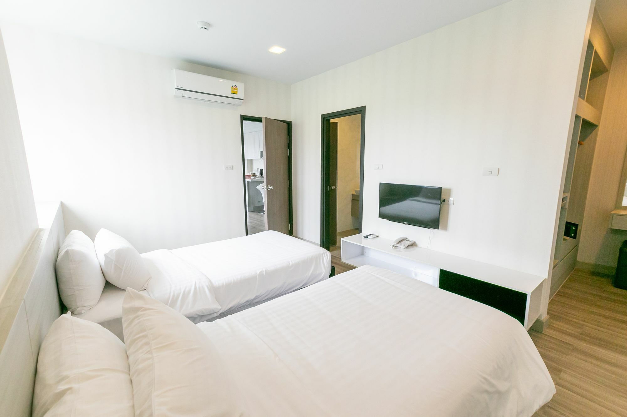 Locals Prio Chiangmai Central Airport Plaza Чиангмай Екстериор снимка